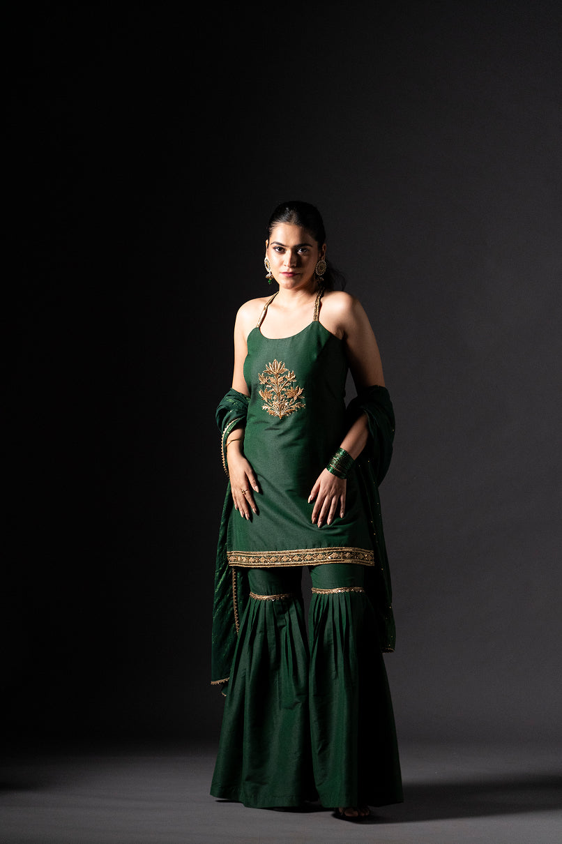 Short Kurta and Gharara Pants with Leaf Motif (Green)