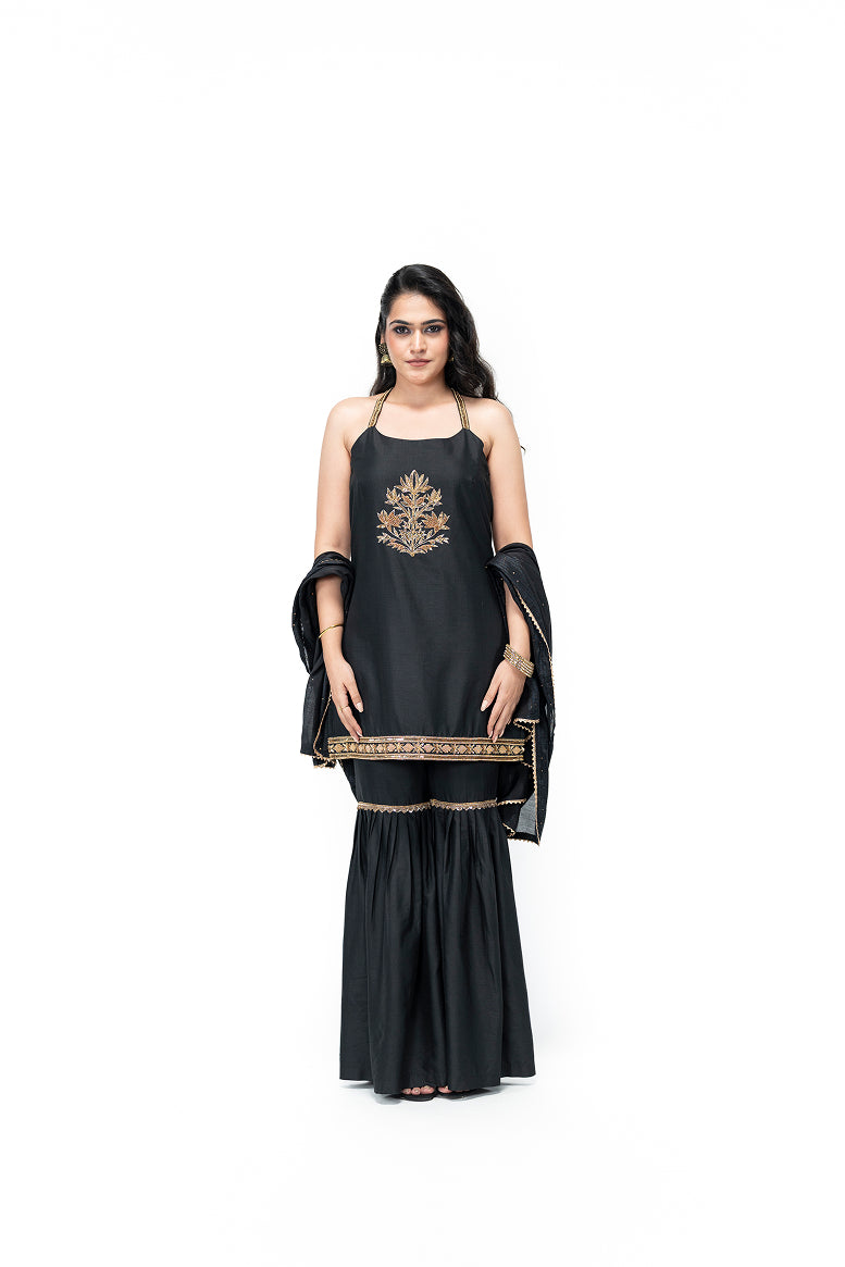 Short Kurta and Gharara Pants with Leaf Motif (Black)