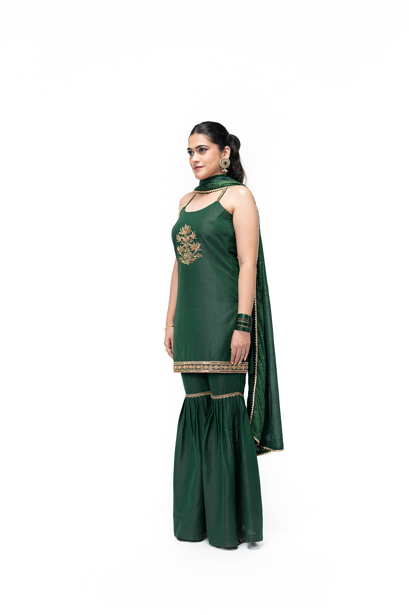 Short Kurta and Gharara Pants with Leaf Motif (Green)