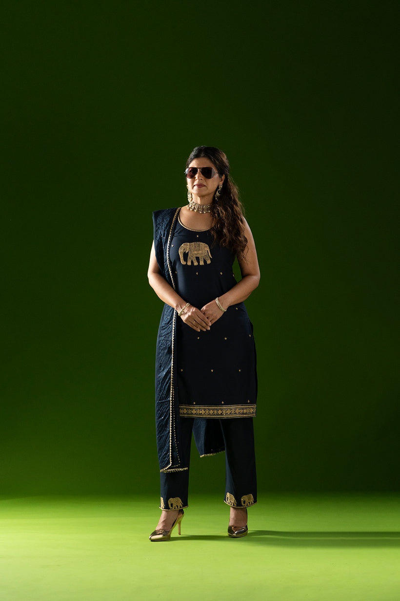 Sleeveless Kurti and Pants with Elephant Motif (Navy)