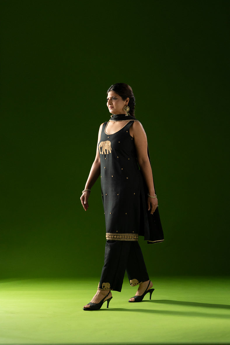 Sleeveless Kurti and Pants with Elephant Motif (Black)