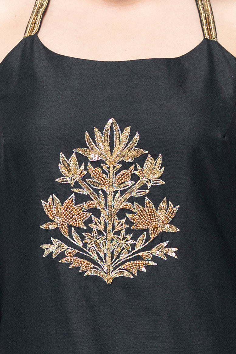 Short Kurta and Gharara Pants with Leaf Motif (Black)